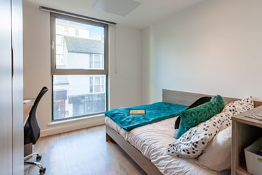 Bronze En Suite at Pavilion Point, 118-132 London Road, The Level, Brighton, BN14JH - Image 3